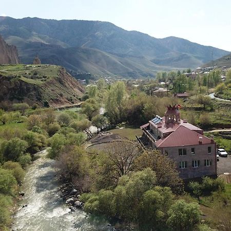 Areni Lodge Exterior photo