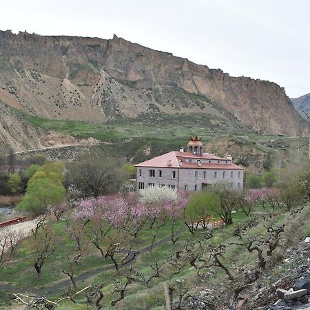 Areni Lodge Exterior photo