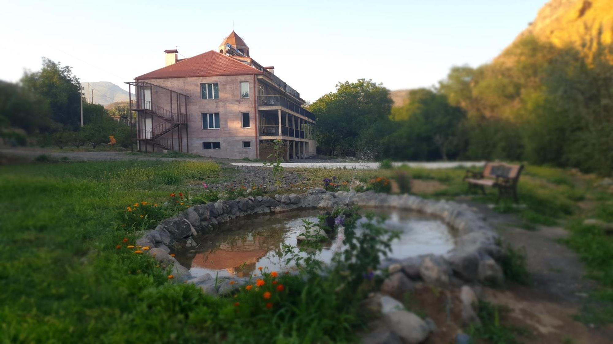 Areni Lodge Exterior photo